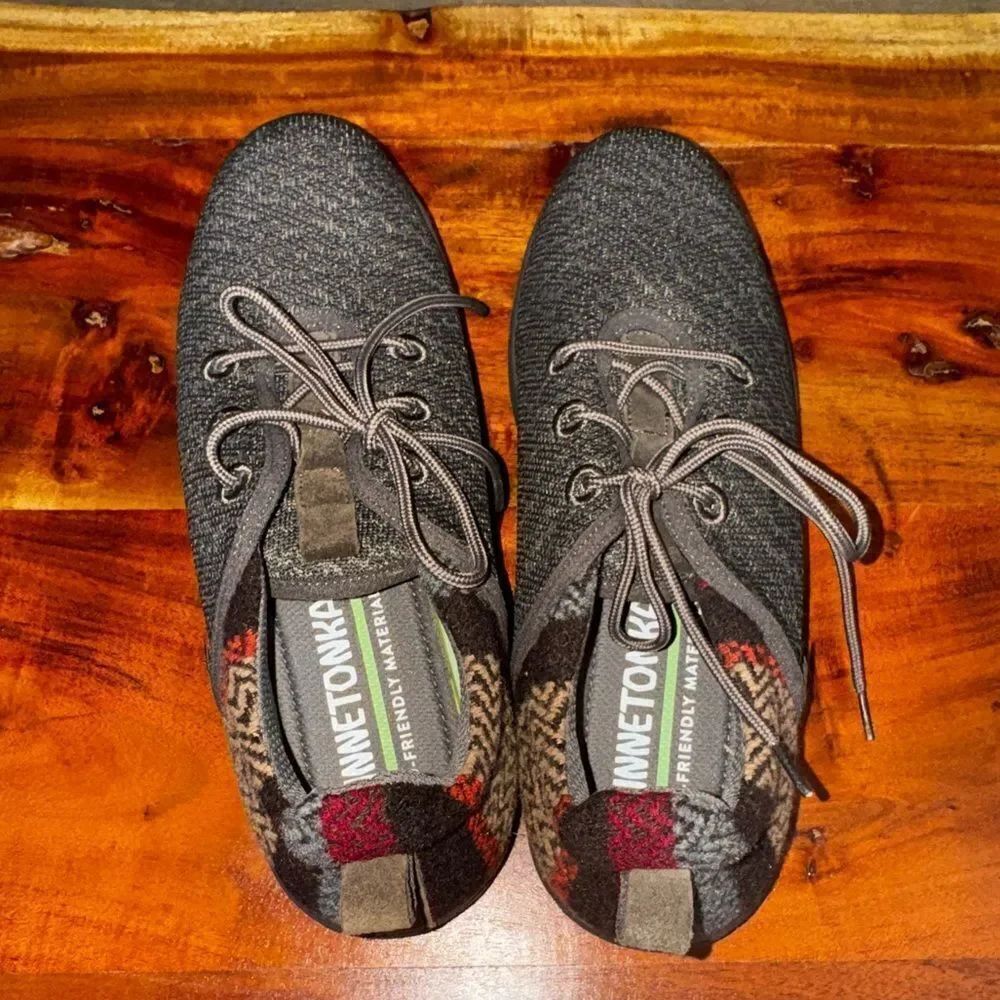 Minnetonka Eco Anew Charcoal Lace-Up Sneakers NWOT SZ 9